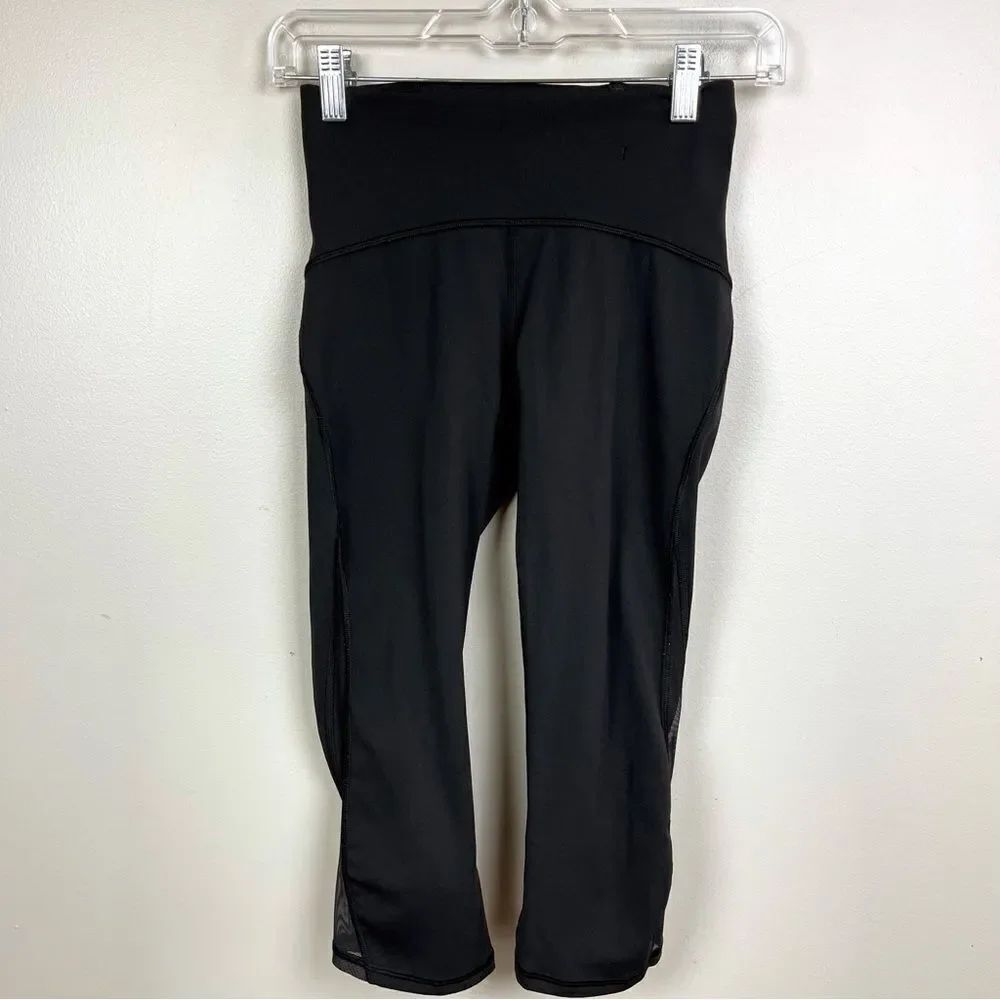 LULULEMON Mesh Side Leggings size 4 yoga running cropped